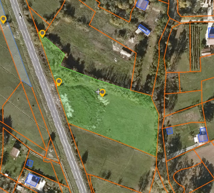 Prodaje se veliki industrijski plac uz glavni put PG - DG
